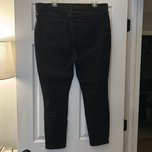 Women’s Black Old Navy Jeans - Picture 3 of 3